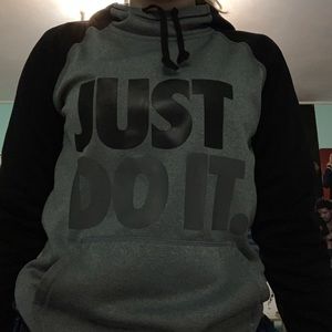 nike therma-fit hoodie